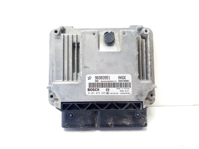 Recambio de centralita motor uce para chevrolet cruze hatchback referencia OEM IAM 96983951 0281015445 