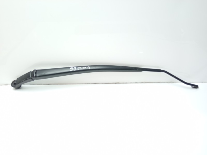 Recambio de brazo limpia delantero derecho para toyota yaris active referencia OEM IAM 85211K0020  