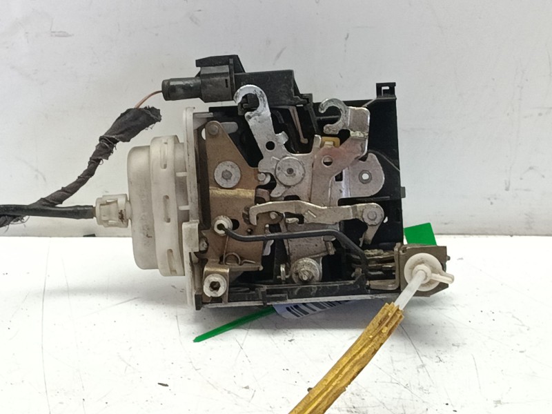 Recambio de cerradura puerta delantera derecha para audi a3 (8l1) 1.6 referencia OEM IAM 8L1837016E  