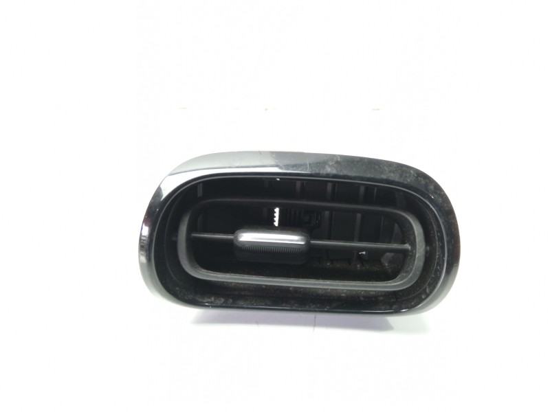 Recambio de rejilla aireadora para toyota yaris 1.5 16v cat referencia OEM IAM 55650K0050B0 55660K0050 55660K0040