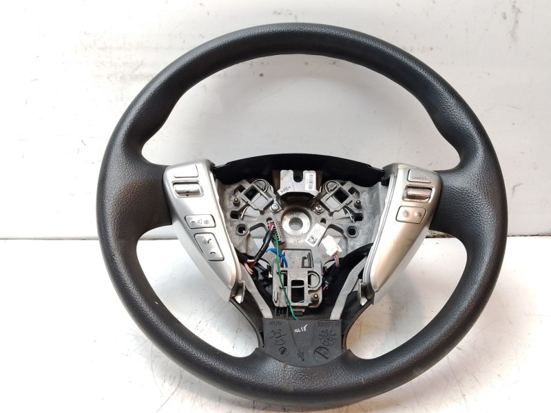 Recambio de volante para nissan note acenta referencia OEM IAM 484303VW0B  