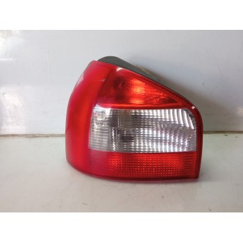 PILOTO TRASERO DERECHO 8L0945095B 
