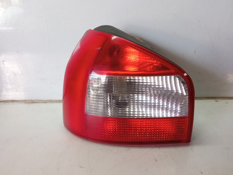 Recambio de piloto trasero derecho para audi a3 (8l) 1.9 tdi referencia OEM IAM 8L0945095B  