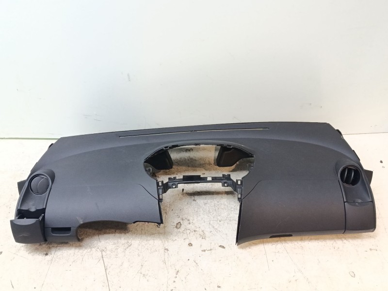 Recambio de salpicadero para toyota yaris (_p9_) 1.3 vvt-i (scp90_) referencia OEM IAM 553020D010B0  
