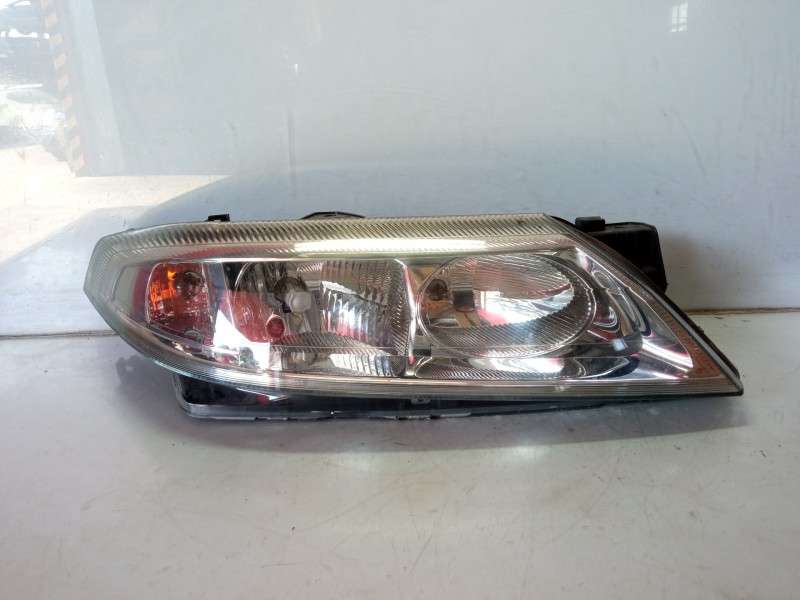 Recambio de faro derecho para renault laguna ii grandtour (kg0) dynamique luxe referencia OEM IAM 087988 89005278 
