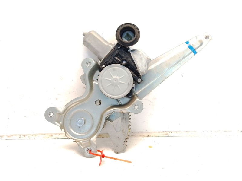 Recambio de elevalunas trasero derecho para lexus is200 (ds2/is2) referencia OEM IAM 6980322200  