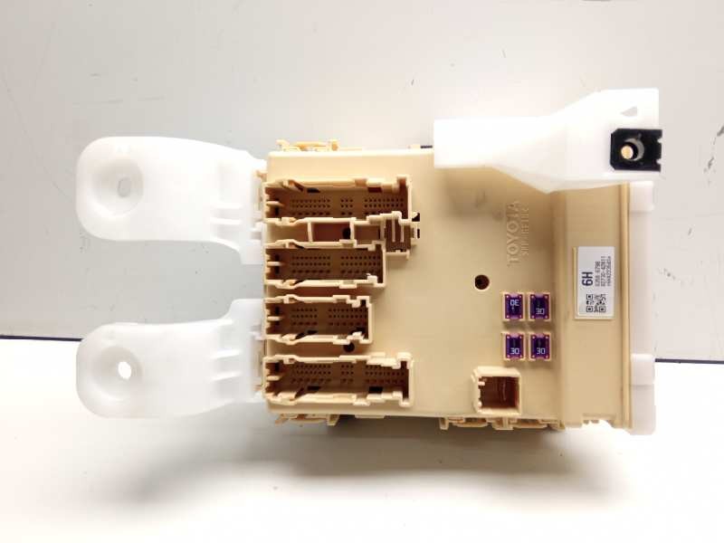 Recambio de caja reles / fusibles para toyota rav 4 advance hybrid referencia OEM IAM 8922142300 8273042811 
