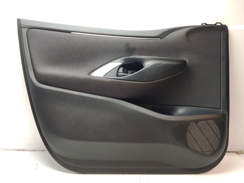 Recambio de guarnecido puerta delantera izquierda para toyota yaris active referencia OEM IAM 676200DU70C3  676200DU70C4