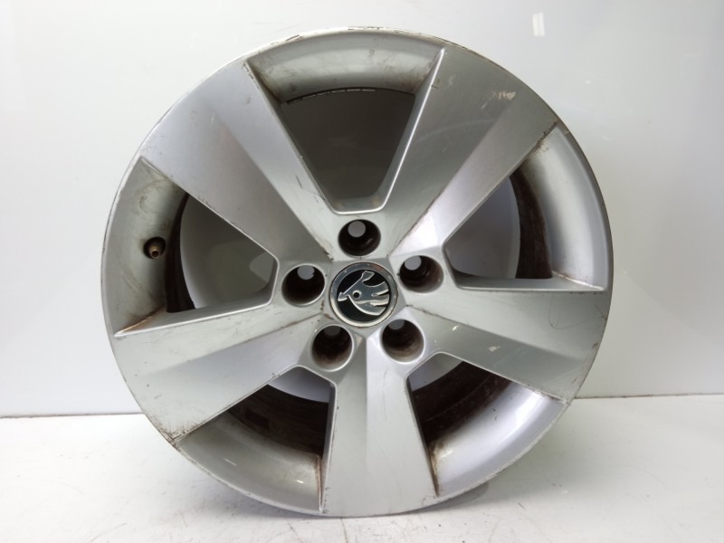 Recambio de llanta para skoda fabia like referencia OEM IAM 5JA601025M 6Jx15H2 ET38