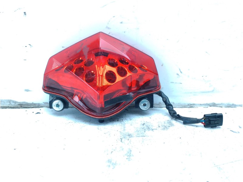 Recambio de luz central de freno para kawasaki ninja 650 referencia OEM IAM 230250304  