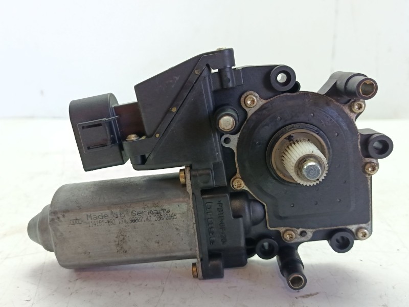Recambio de motor elevalunas delantero derecho para audi a3 (8l1) 1.9 tdi referencia OEM IAM 8L3959801  