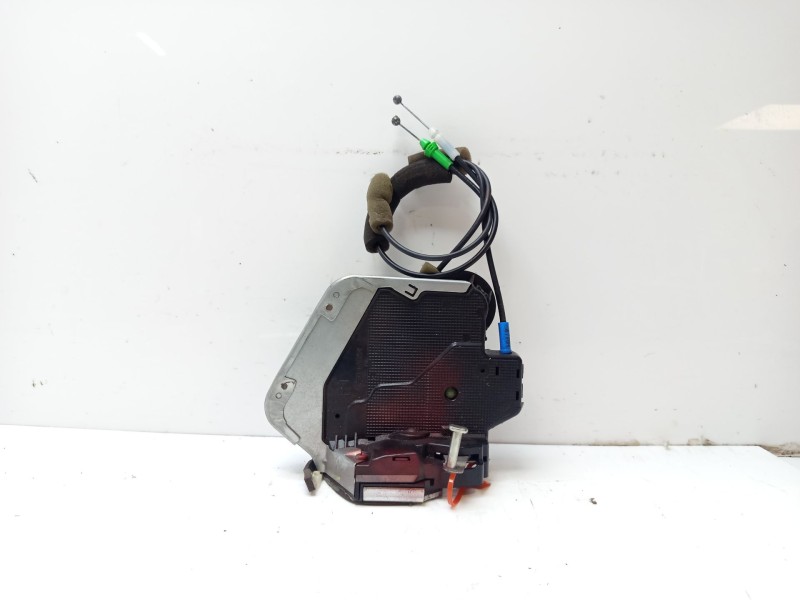 Recambio de cerradura puerta trasera derecha para lexus is200 (ds2/is2) referencia OEM IAM 6905053040  
