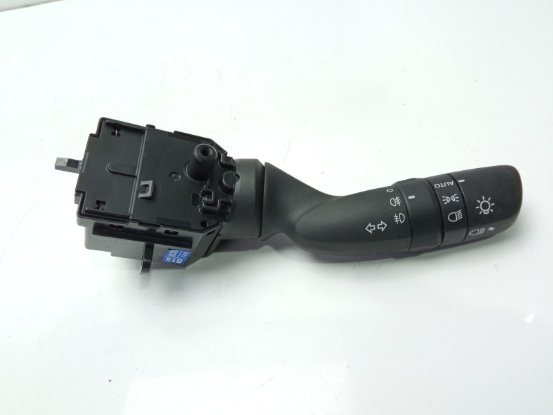 Recambio de mando luces para toyota yaris active referencia OEM IAM 8432902040 02D7017J910 