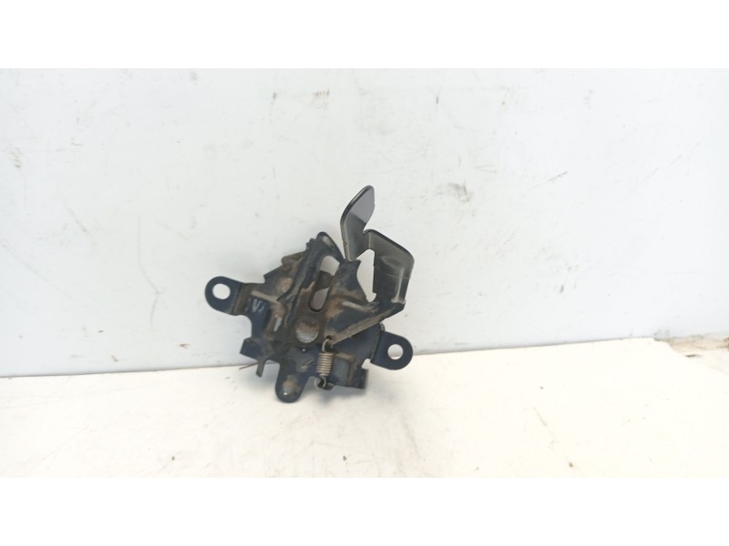Recambio de cerradura capot para toyota rav4 referencia OEM IAM 5351042100  