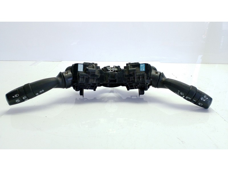 Recambio de mando multifuncion para toyota rav4 referencia OEM IAM 8431911010  8432933090 / 8431911010