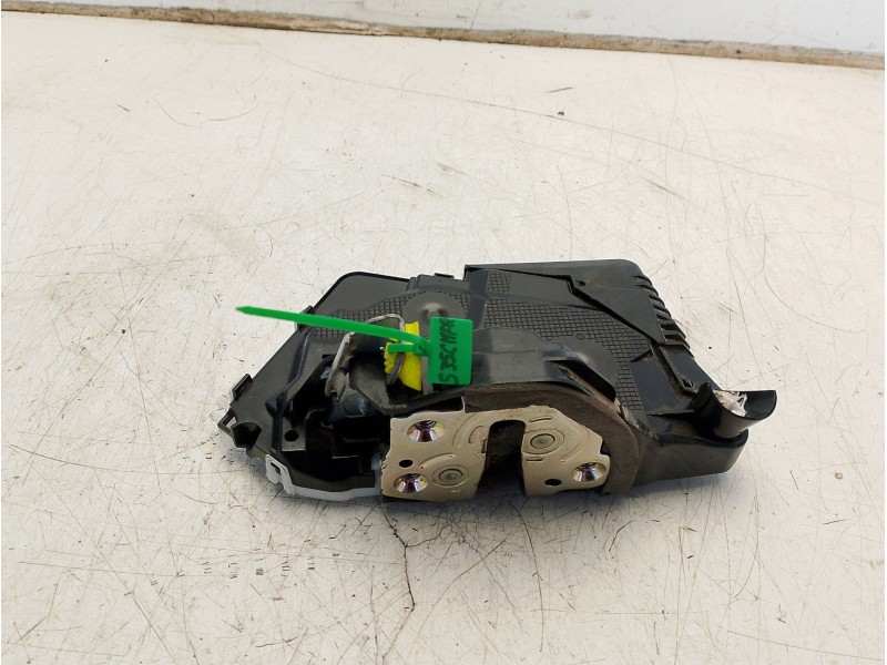 Recambio de cerradura puerta delantera izquierda para toyota yaris active referencia OEM IAM 69040K0041  