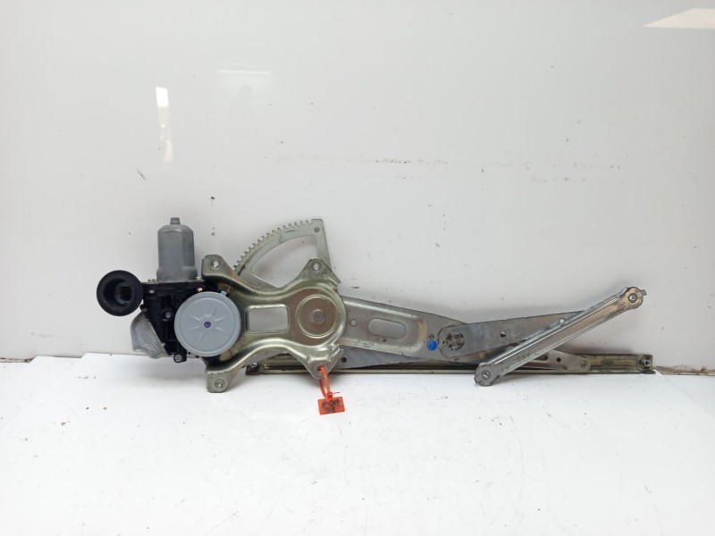 Recambio de elevalunas delantero derecho para lexus is200 (ds2/is2) referencia OEM IAM 8571053050  