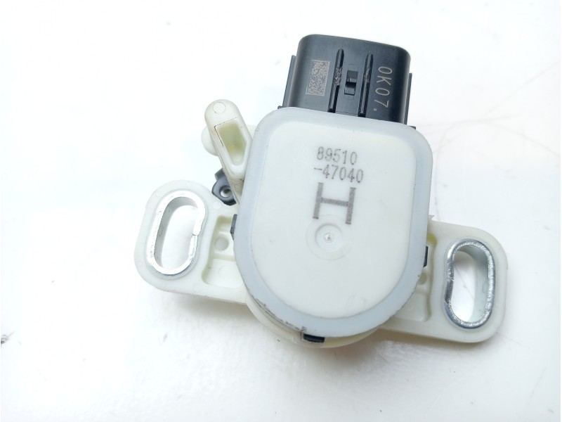 Recambio de sensor para toyota c-hr hybrid advance referencia OEM IAM 8951047040  
