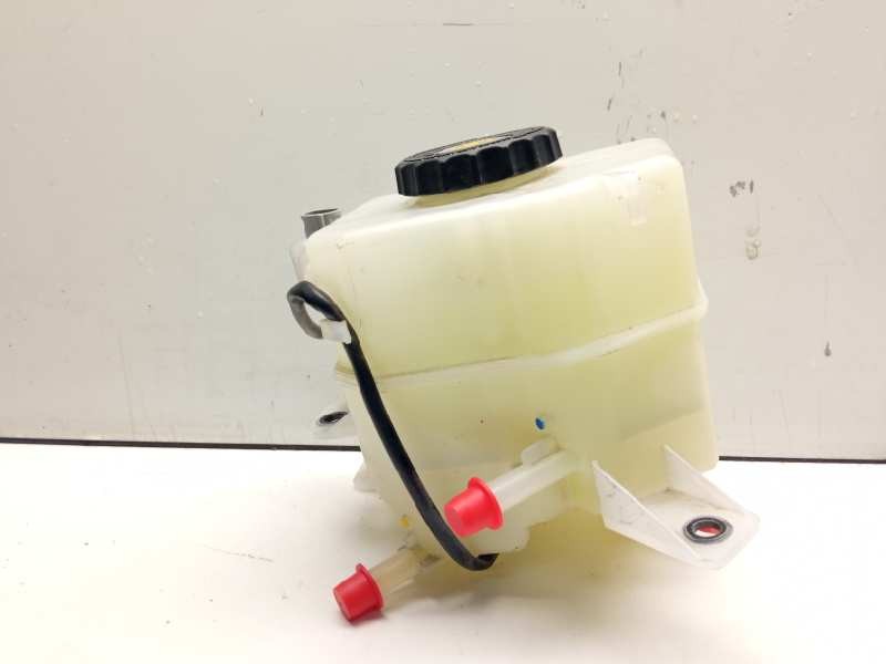 Recambio de deposito servo para toyota rav 4 advance hybrid referencia OEM IAM 4722078010  