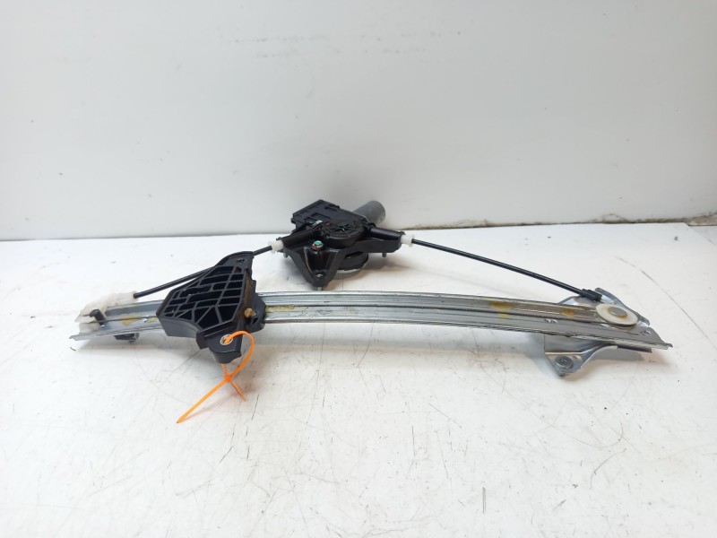Recambio de elevalunas delantero izquierdo para toyota yaris cross (mxp_) 1.5 hybrid (mxpj10) referencia OEM IAM 698200D640  