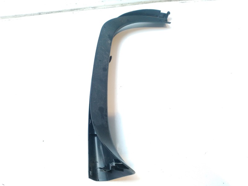 Recambio de molduras traseras para toyota c-hr referencia OEM IAM 67938F4010C1 67938F4010 