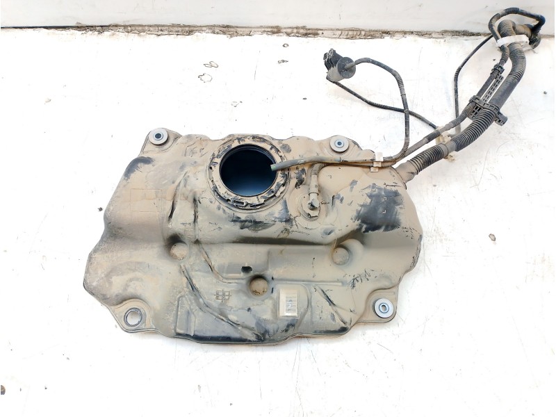 Recambio de deposito combustible para toyota yaris referencia OEM IAM 770010D500 771000D590 