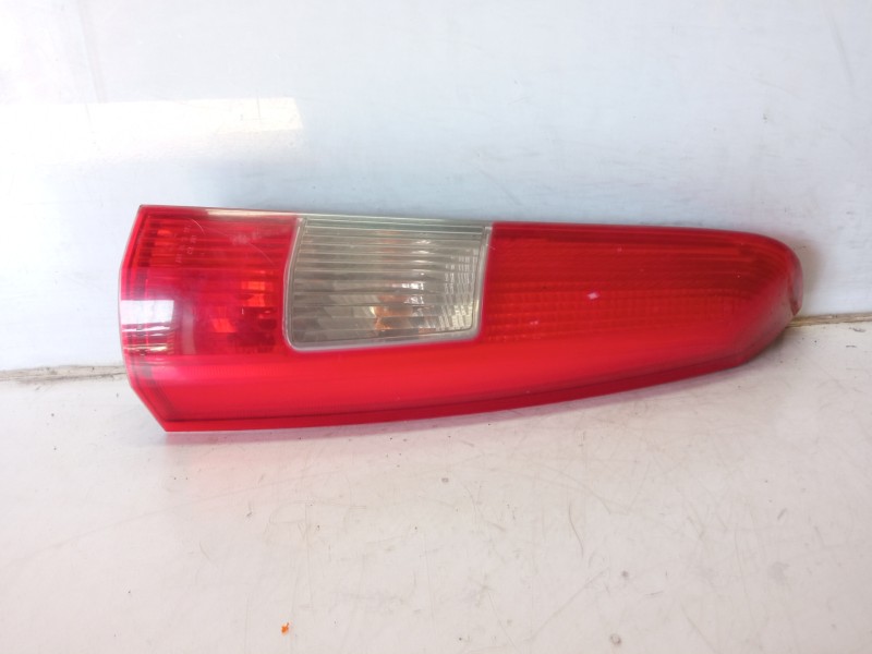Recambio de piloto trasero derecho para volvo v70 familiar 2.5 20v cat referencia OEM IAM 2DB008217  