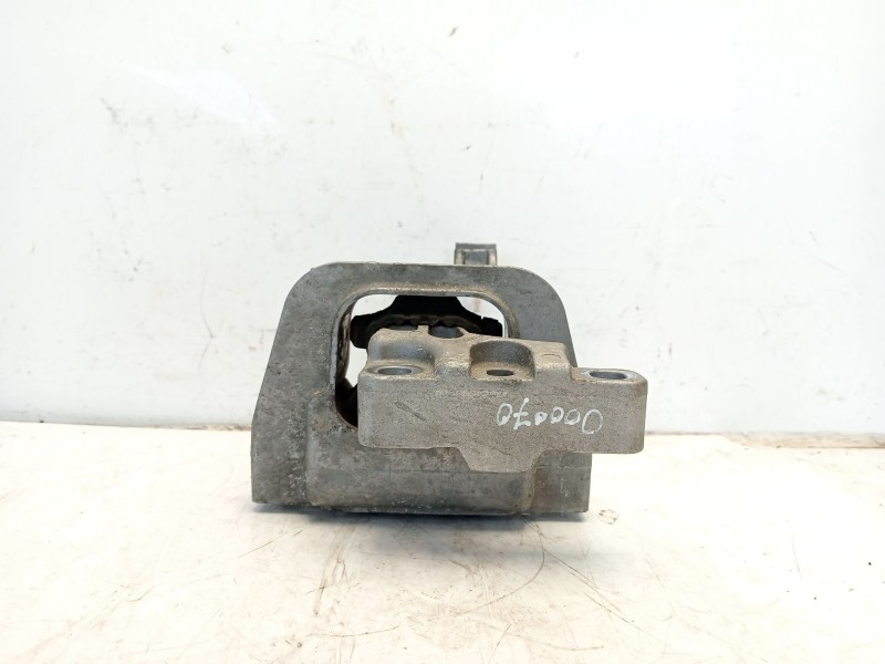 Recambio de soporte motor derecho para seat leon (5f1) referencia OEM IAM 5Q0199262BE  