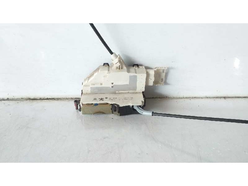 Recambio de cerradura puerta delantera derecha para citroën c4 berlina vtr plus referencia OEM IAM 9660699780F  