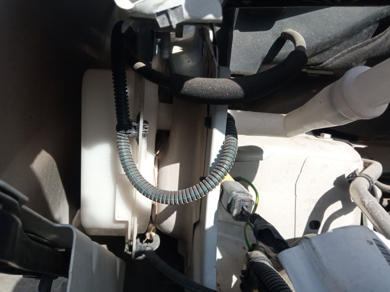 Recambio de deposito limpia para toyota proace verso referencia OEM IAM SU001B4517  