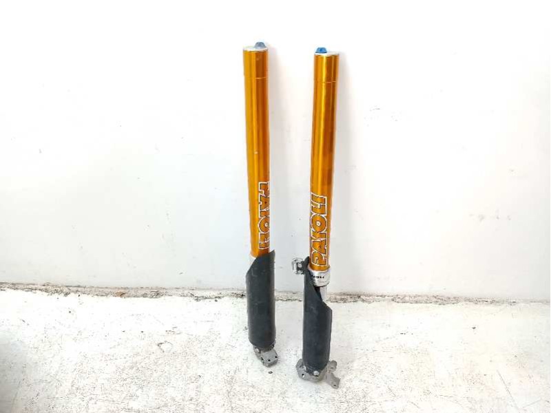 Recambio de horquilla completa para volvo serie 940 berlina/familiar referencia OEM IAM 940812290  