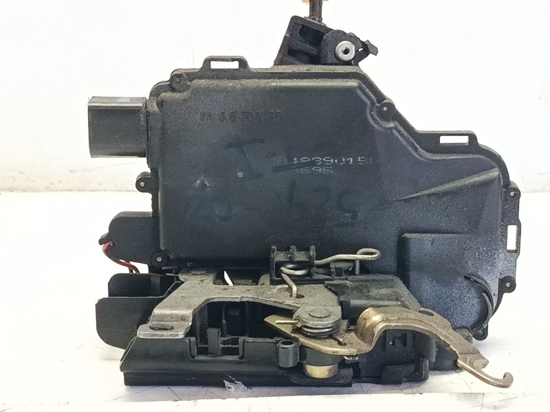 Recambio de cerradura puerta trasera izquierda para seat leon (1m1) 1.9 tdi referencia OEM IAM 3B4839015M  