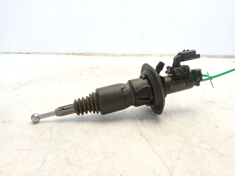 Recambio de bombin embrague para toyota proace verso referencia OEM IAM SU001B2131  
