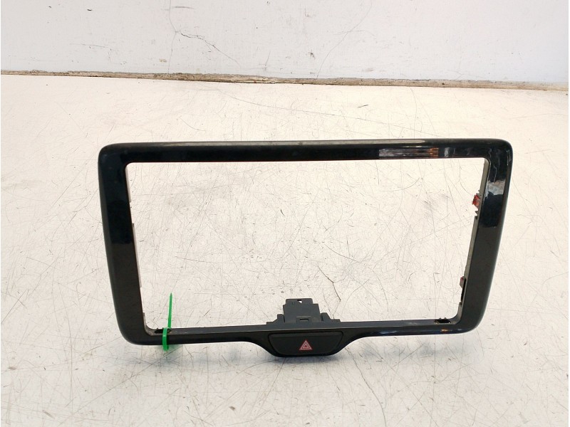 Recambio de moldura para toyota yaris active referencia OEM IAM 55405K0030  