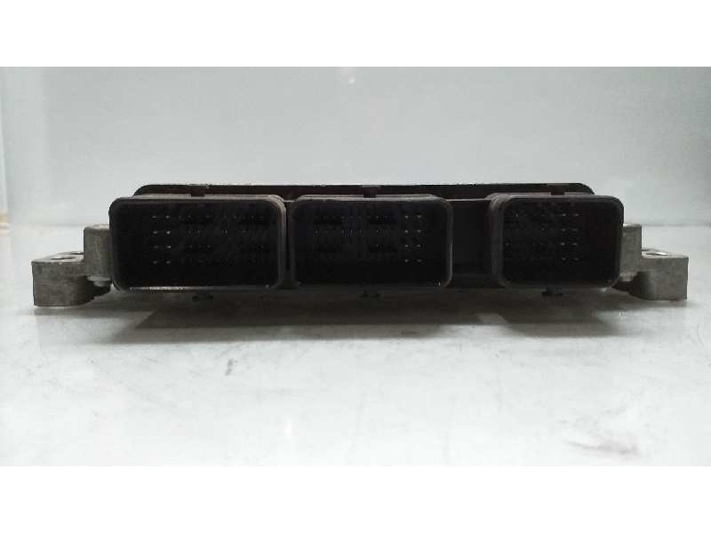 Recambio de centralita motor uce para dacia duster ambiance 4x2 referencia OEM IAM 2371007003R 237101862T 