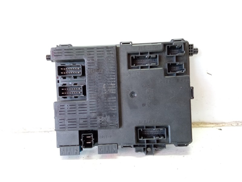 Recambio de caja reles / fusibles para citroën xsara coupe 1.6i 16v vts referencia OEM IAM 73004512  