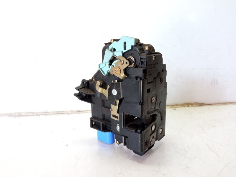 Recambio de cerradura puerta delantera derecha para volkswagen touareg (7la) referencia OEM IAM 3D1837016  