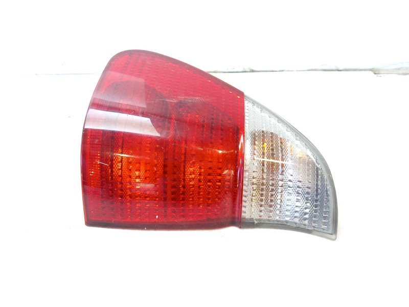Recambio de piloto trasero izquierdo para bmw x5 (e53) 3.0 d referencia OEM IAM 63217164475  63217158389